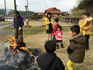 三峠自治会のとんど焼き