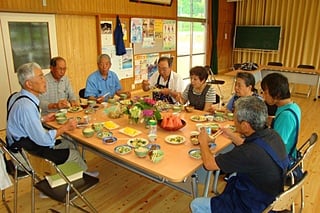 あれこれ喋りながらの食事、良い感じ。